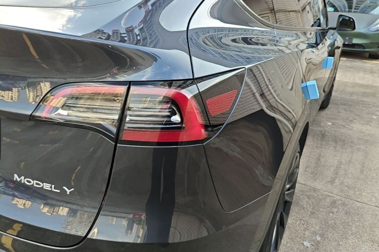 Tesla Model Y 2024 car image #8