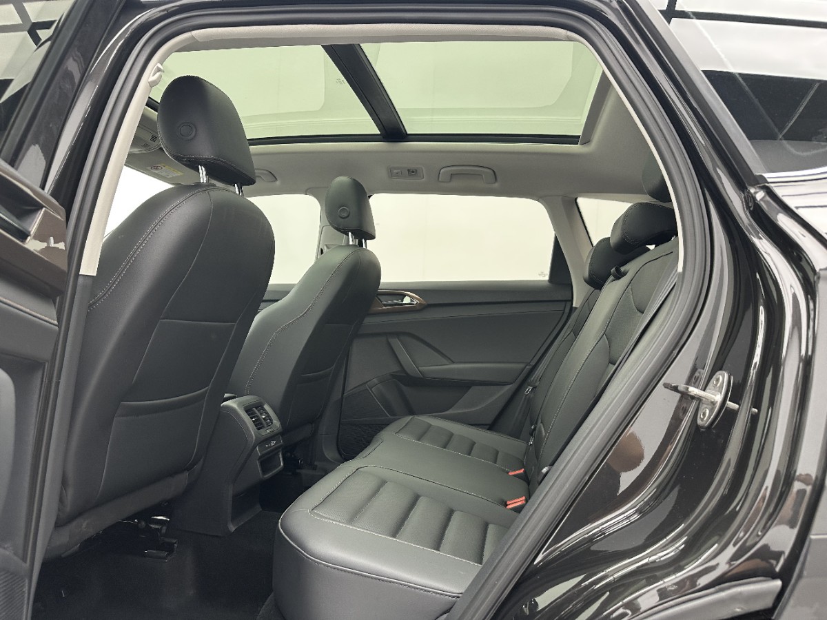 Volkswagen Tharu 2023 car image #6