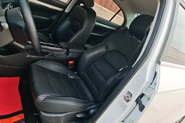 GEELY Emgrand 2019 изображение автомобиля #15