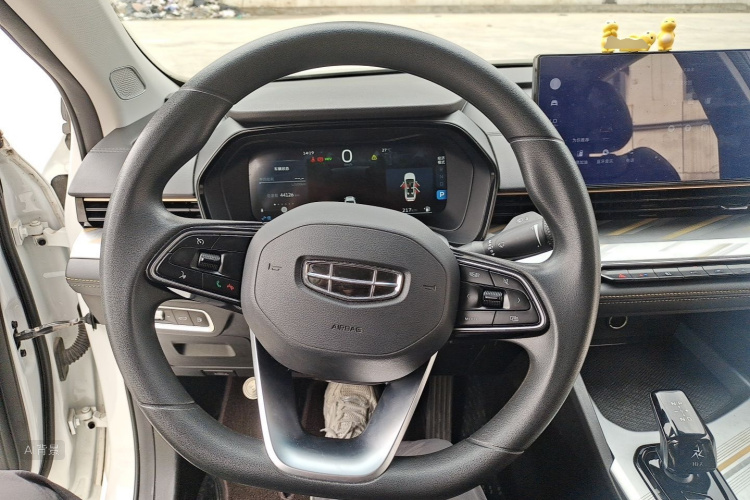 GEELY Emgrand L HiP 2022 car image #12