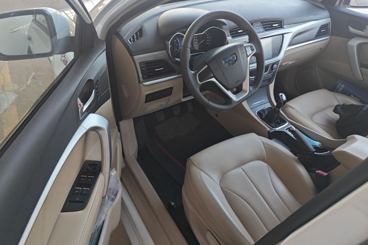 GEELY Emgrand 2018 car image #16