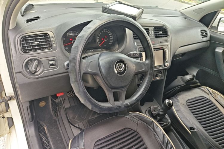 Volkswagen Polo 2015 #10 Volkswagen Polo 2015 car image #10