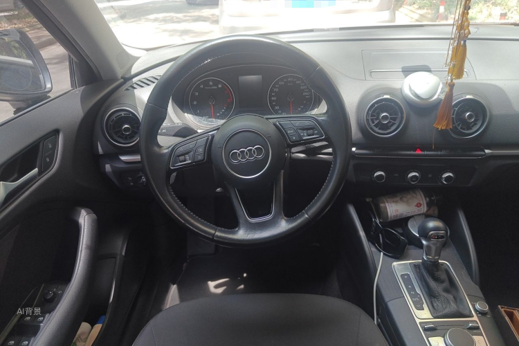 Audi A3 2018 car image #12