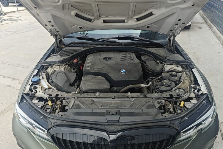 BMW 3 Series 2020 car image #22