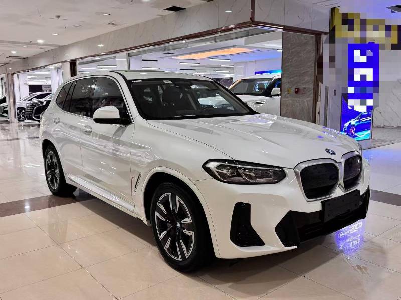 BMW iX3 2023 изображение автомобиля #3