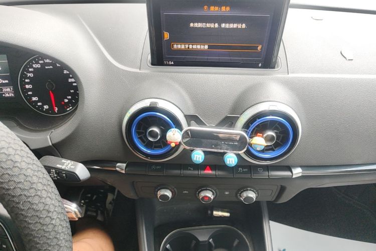 Audi A3 2019 car image #13