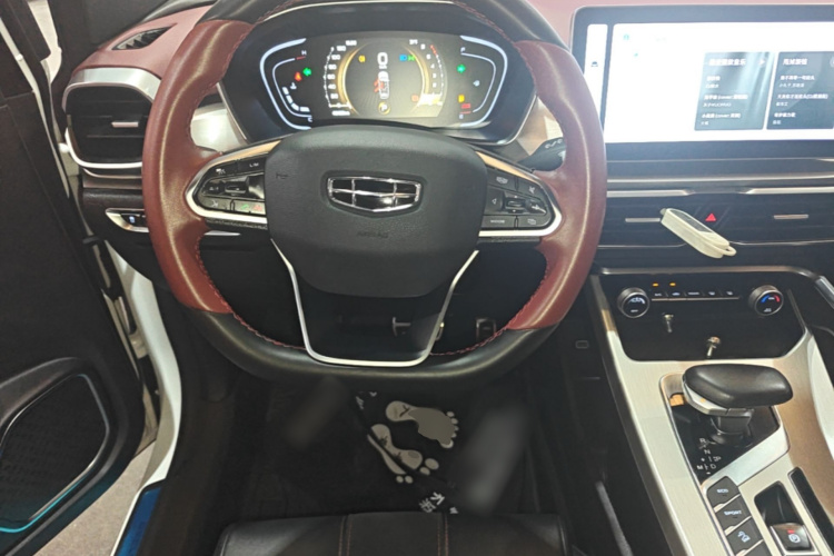 GEELY Coolray 2022 car image #11