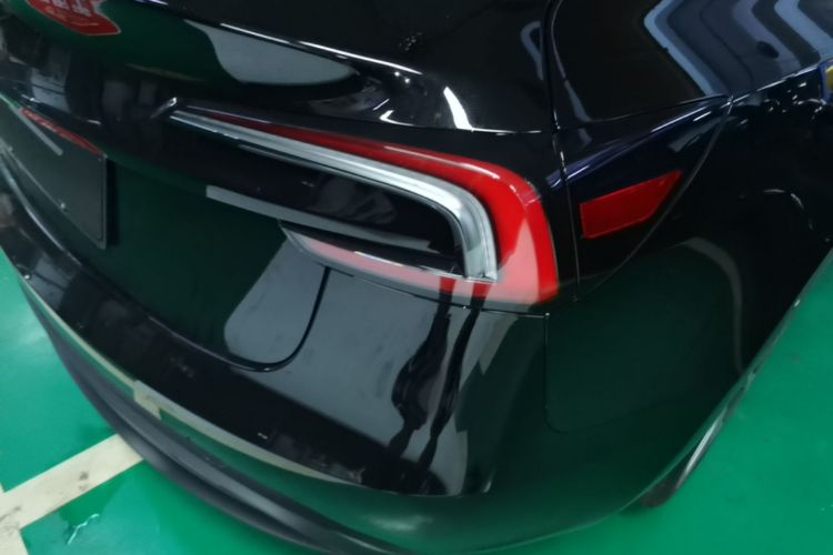 Tesla Model 3 2026 immagine di auto #8