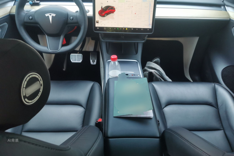 Tesla Model Y 2023 car image #11