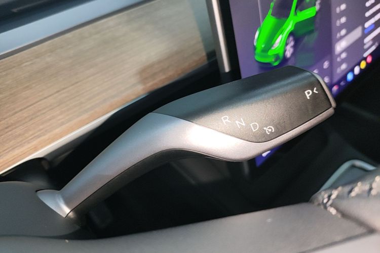 Tesla Model Y 2022 #14 Tesla Model Y 2022 car image #14
