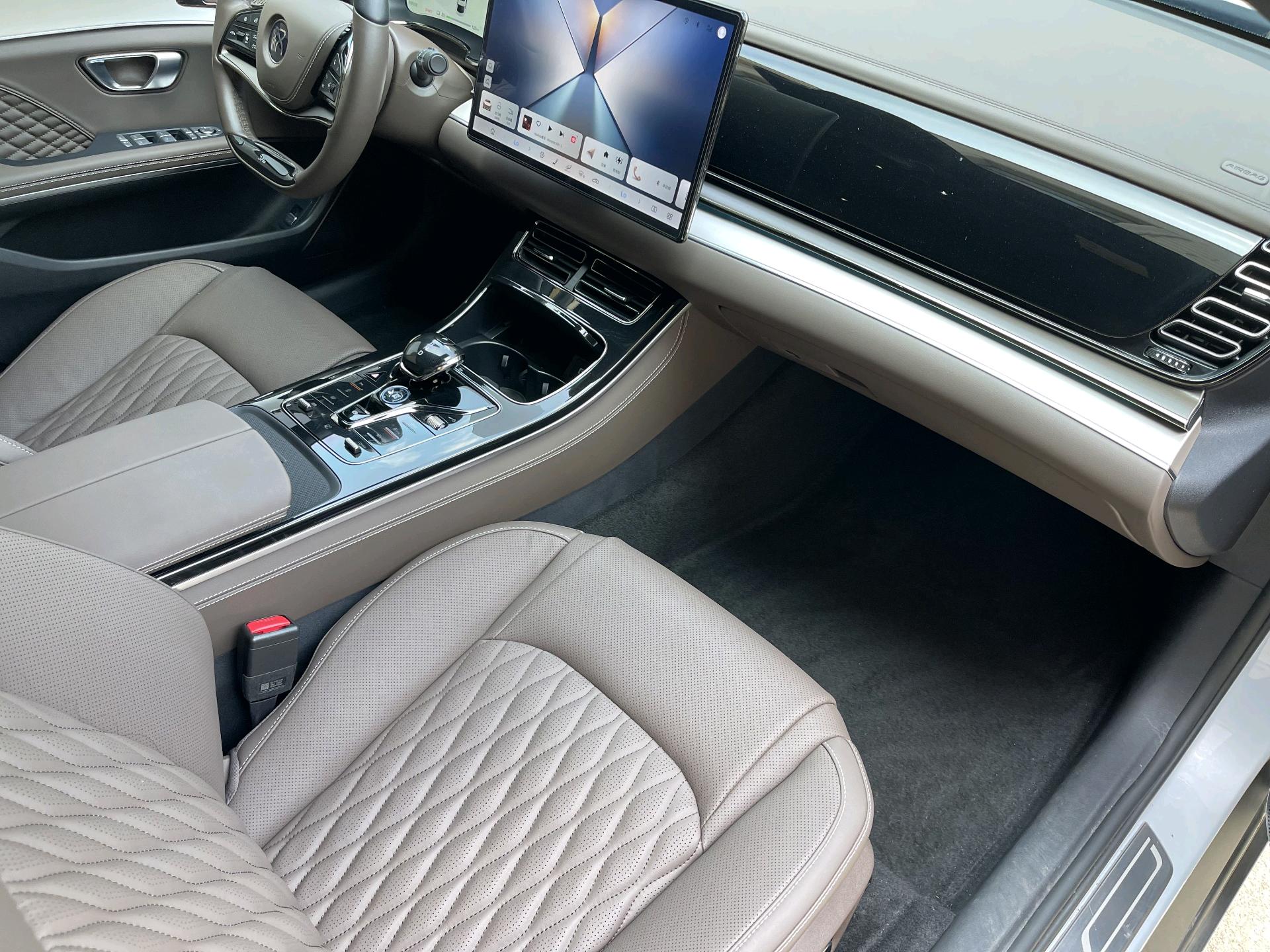 BYD Han 2024 car image #8