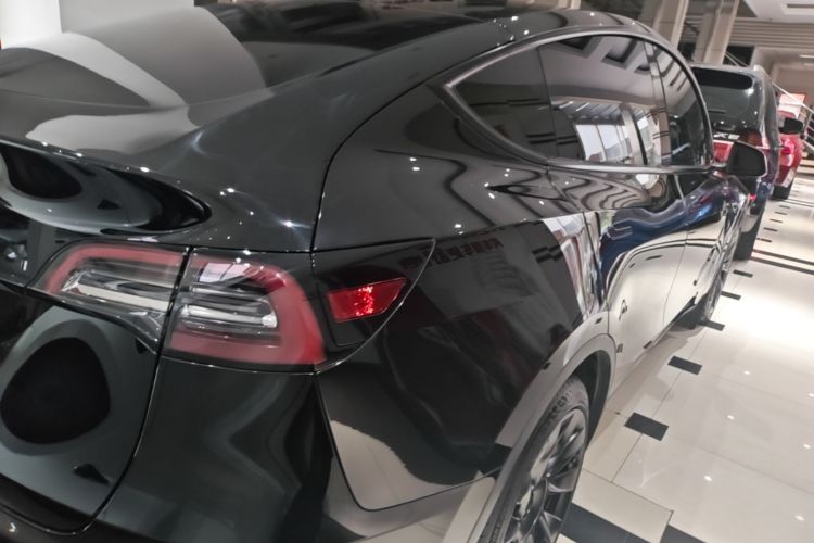 Tesla Model Y 2021 #8 Tesla Model Y 2021 car image #8