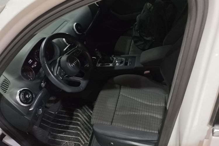 Audi A3 2018 immagine di auto #15