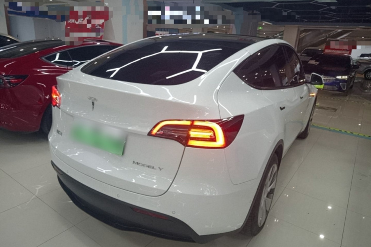 Tesla Model Y 2022 #7 Tesla Model Y 2022 car image #7