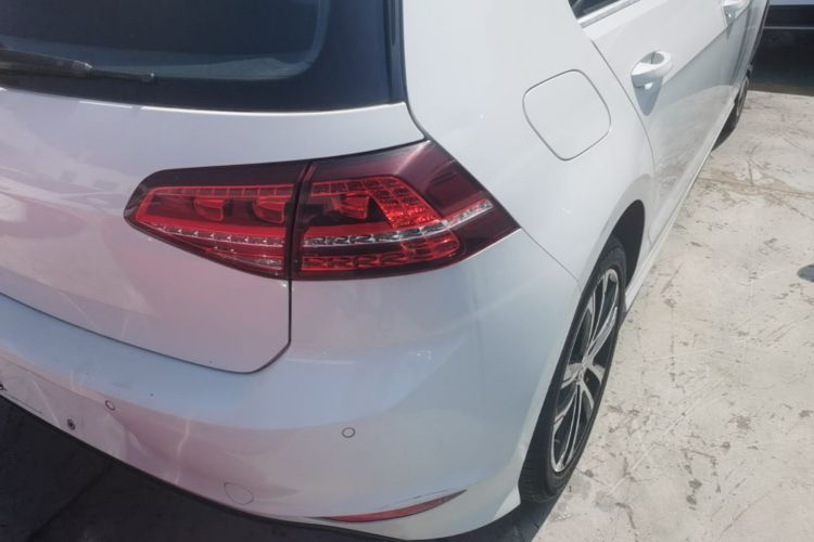 Volkswagen Golf 2015 car image #8