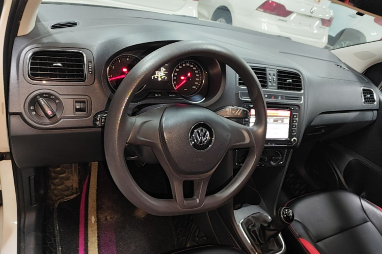 Volkswagen Polo 2016 #10 Volkswagen Polo 2016 car image #10