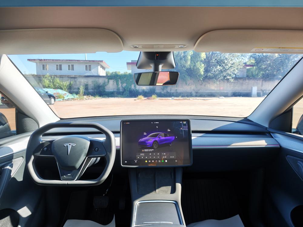 Tesla Model Y 2023 #10 Tesla Model Y 2023 car image #10