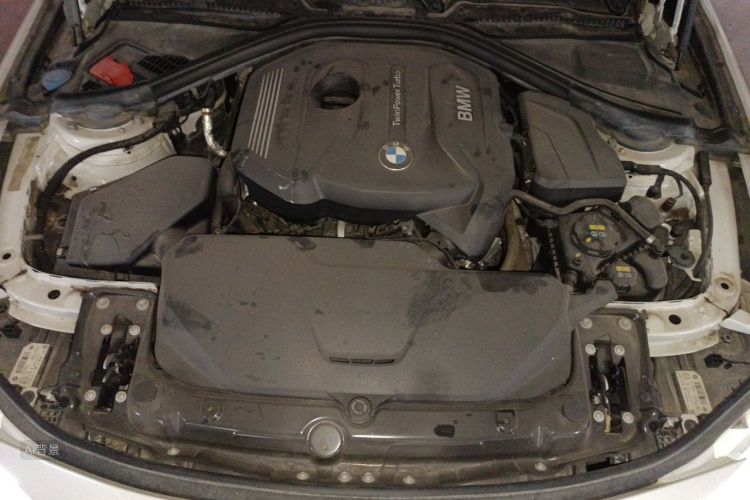 BMW 3 Series 2018 car image #22