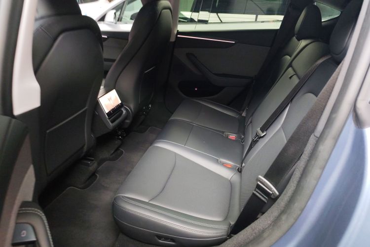 Tesla Model Y 2025 #17 Tesla Model Y 2025 car image #17