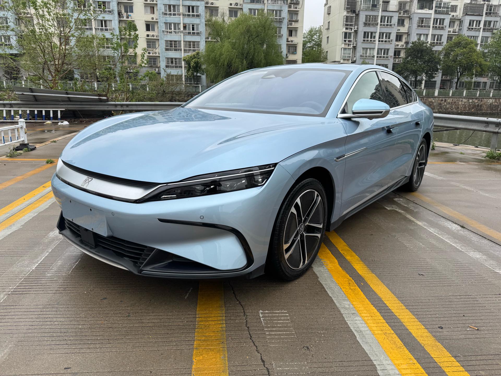 BYD Han 2023 汽车图片 