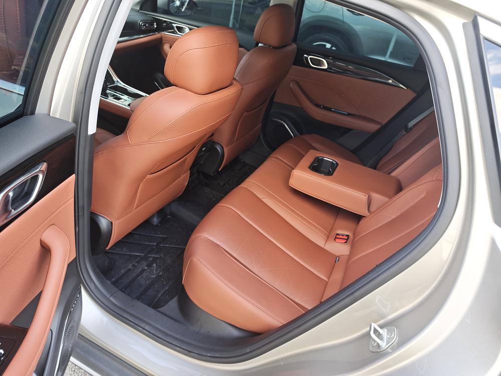 GEELY Emgrand 2026 #10 GEELY Emgrand 2026 car image #10