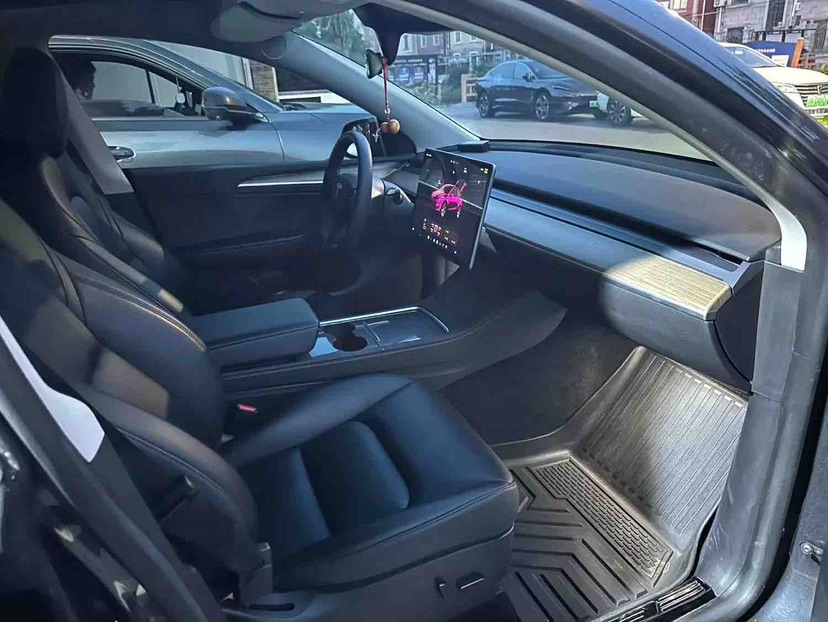 Tesla Model Y 2022 #7 Tesla Model Y 2022 car image #7