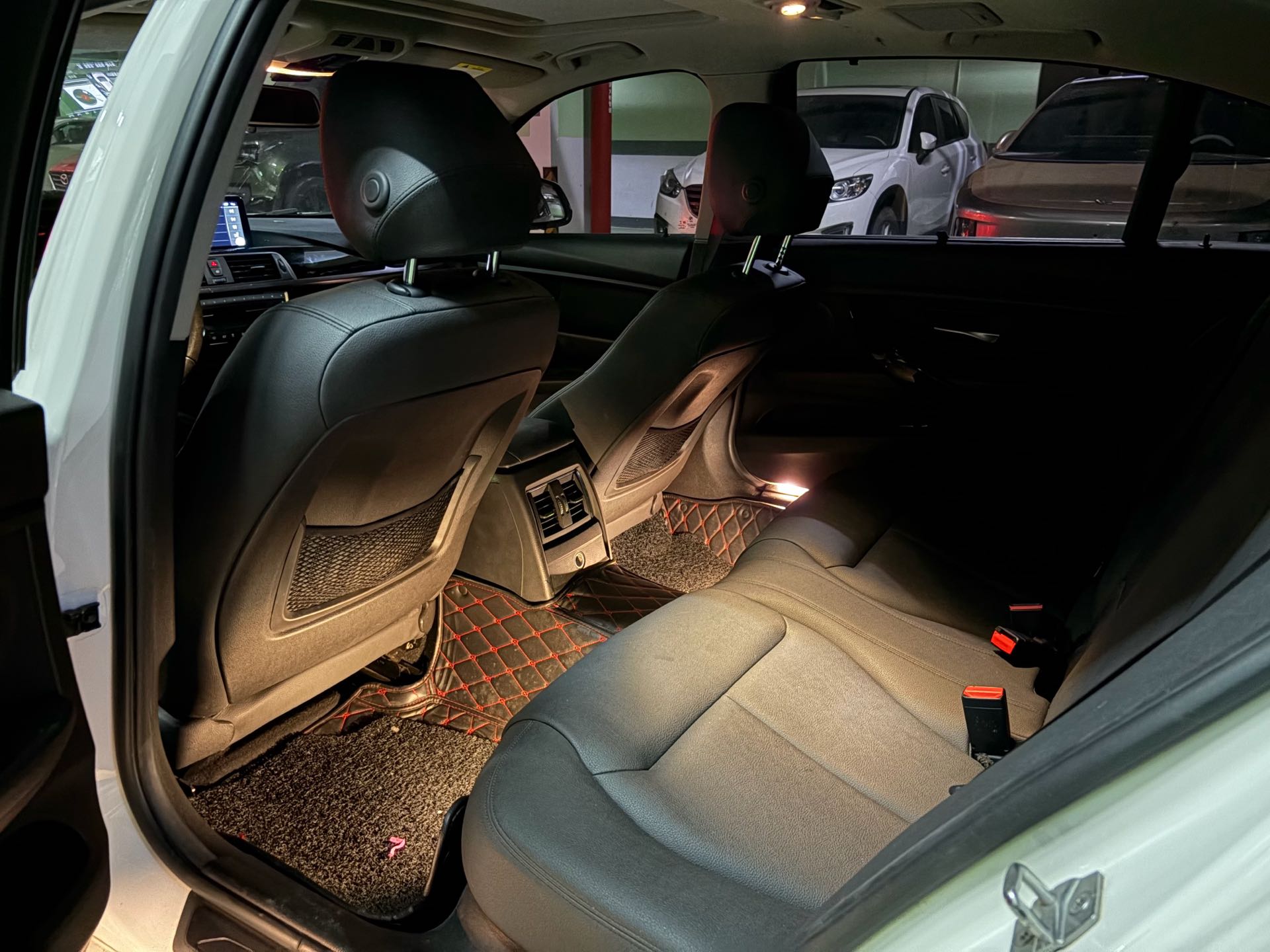 BMW 3 Series 2017 #7 BMW 3 Series 2017 car image #7