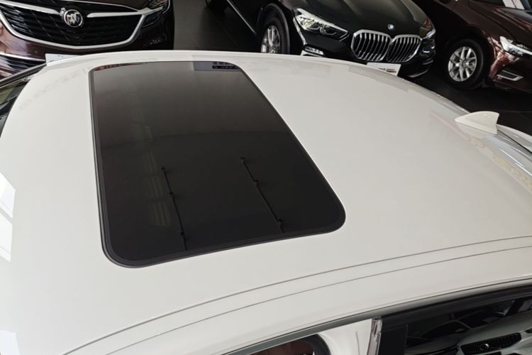 BMW 3 Series 2018 #25 BMW 3 Series 2018 car image #25