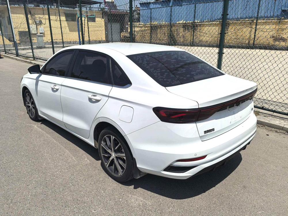 GEELY Emgrand 2021 car image #4