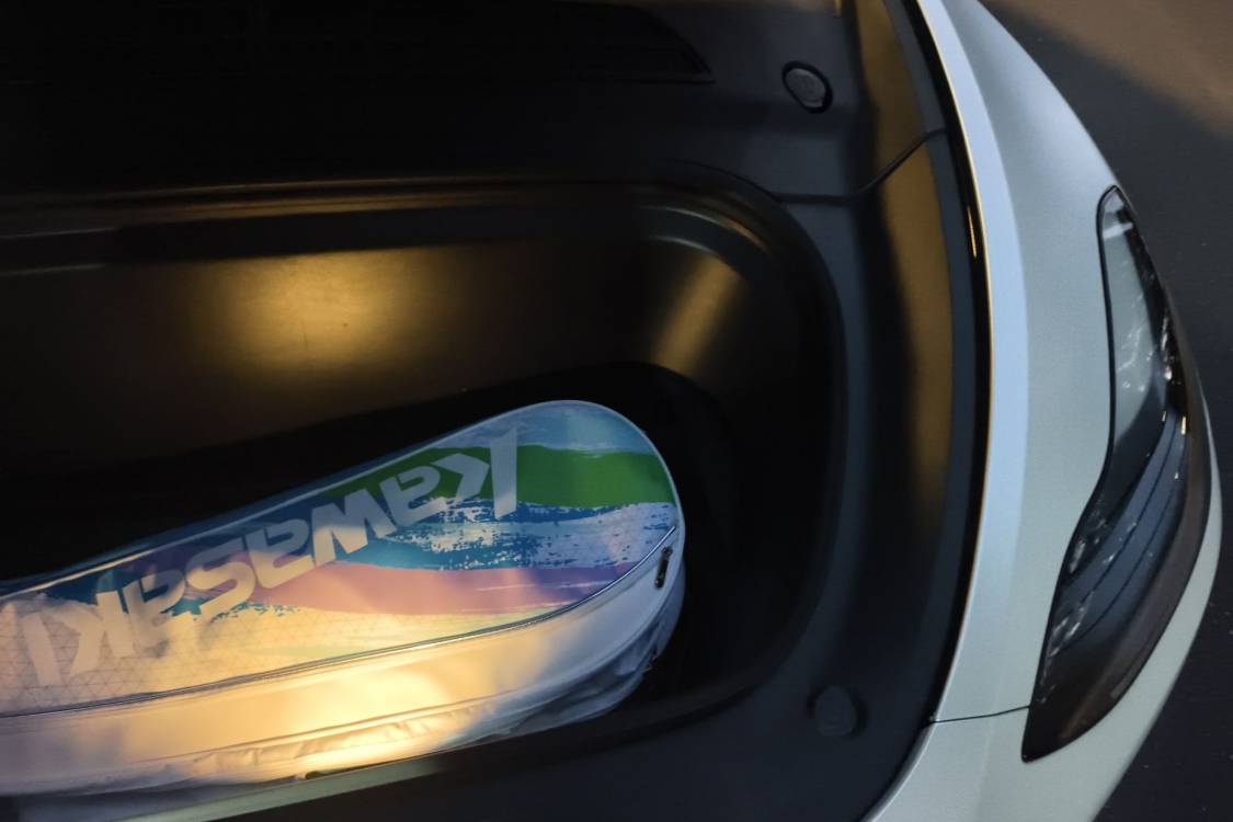 Tesla Model Y 2022 car image #12