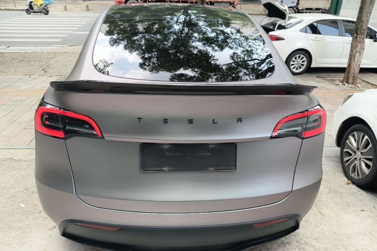 Tesla Model Y 2023 #4 Tesla Model Y 2023 car image #4