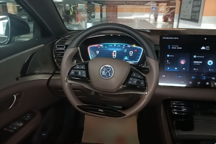 BYD Han 2023 car image #11