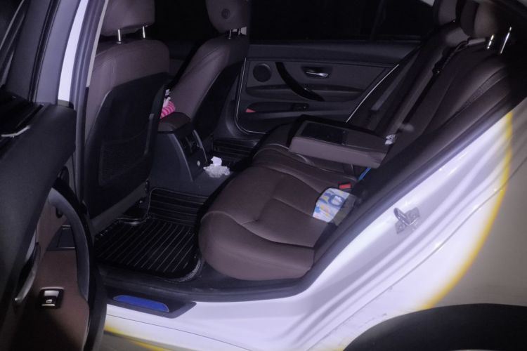 BMW 3 Series 2018 car image #14