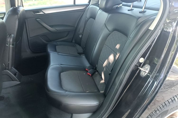 Volkswagen Santana 2016 car image #17