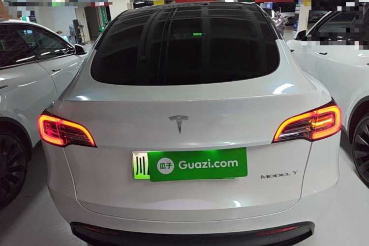 Tesla Model Y 2023 #6 Tesla Model Y 2023 car image #6