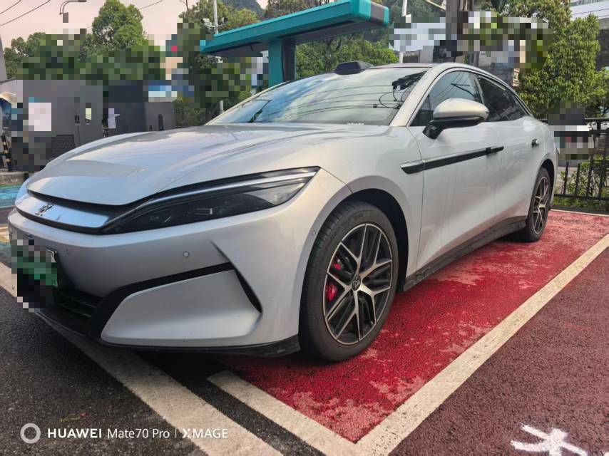 BYD HanL 2025 BYD HanL 2025 car image
