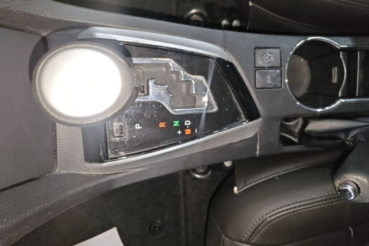 Toyota Corolla 2017 #14 Toyota Corolla 2017 car image #14