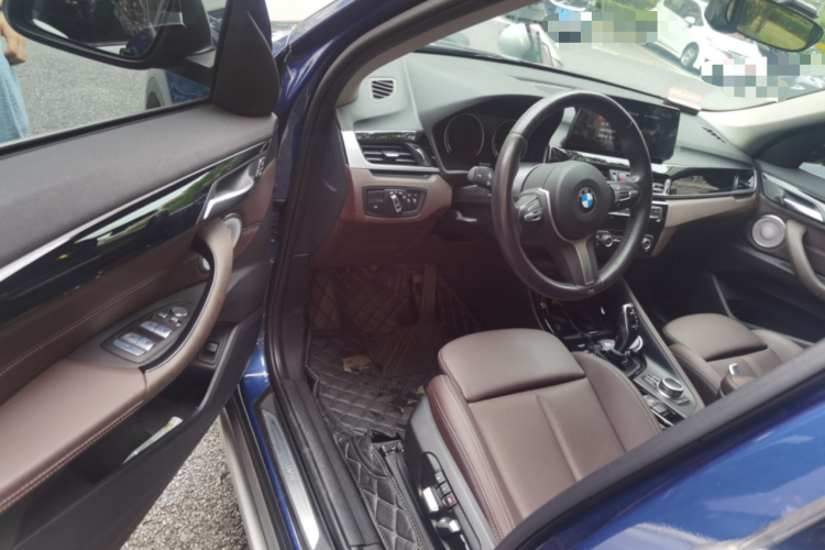 BMW X1 2022 car image #13