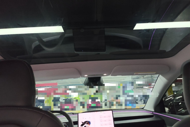 Tesla Model Y 2025 #20 Tesla Model Y 2025 car image #20