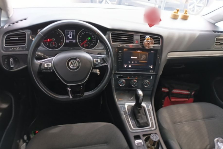 Volkswagen Golf 2020 immagine di auto #10