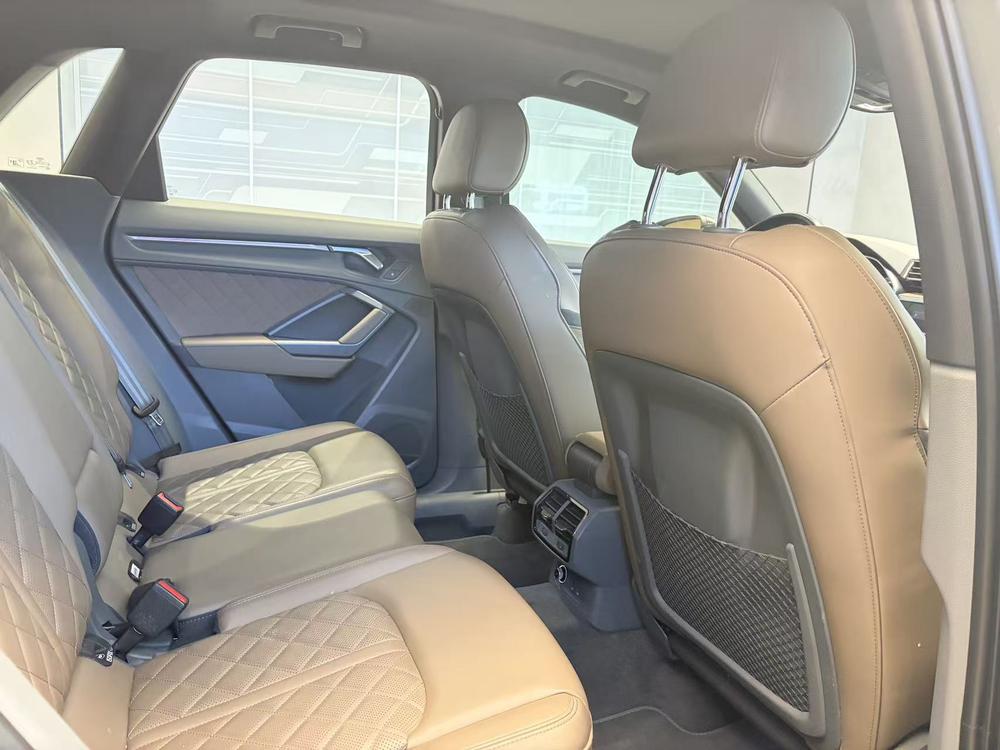 Audi Q3 2023 car image #17