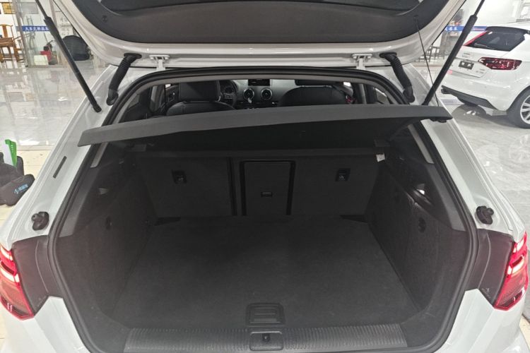 Audi A3 2019 car image #19