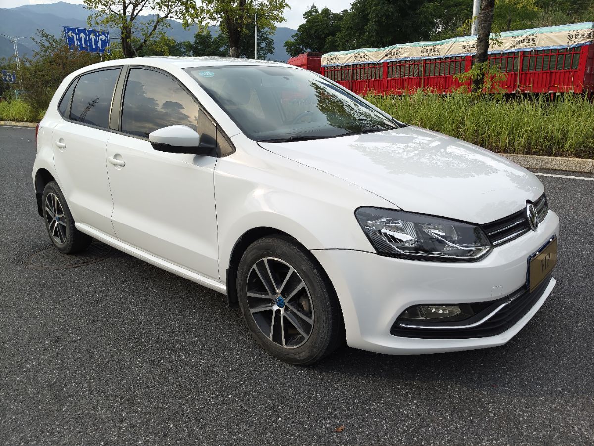Volkswagen Polo 2019 car image #3