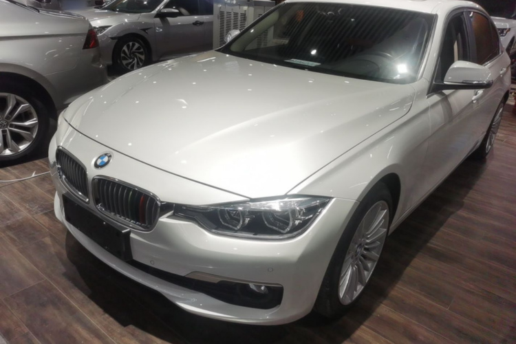 BMW 3 Series 2018 #2 BMW 3 Series 2018 car image #2