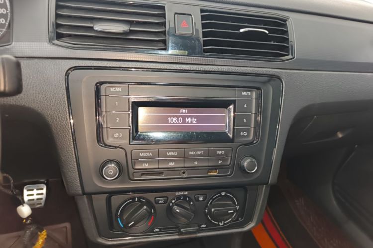Volkswagen Santana 2018 car image #13
