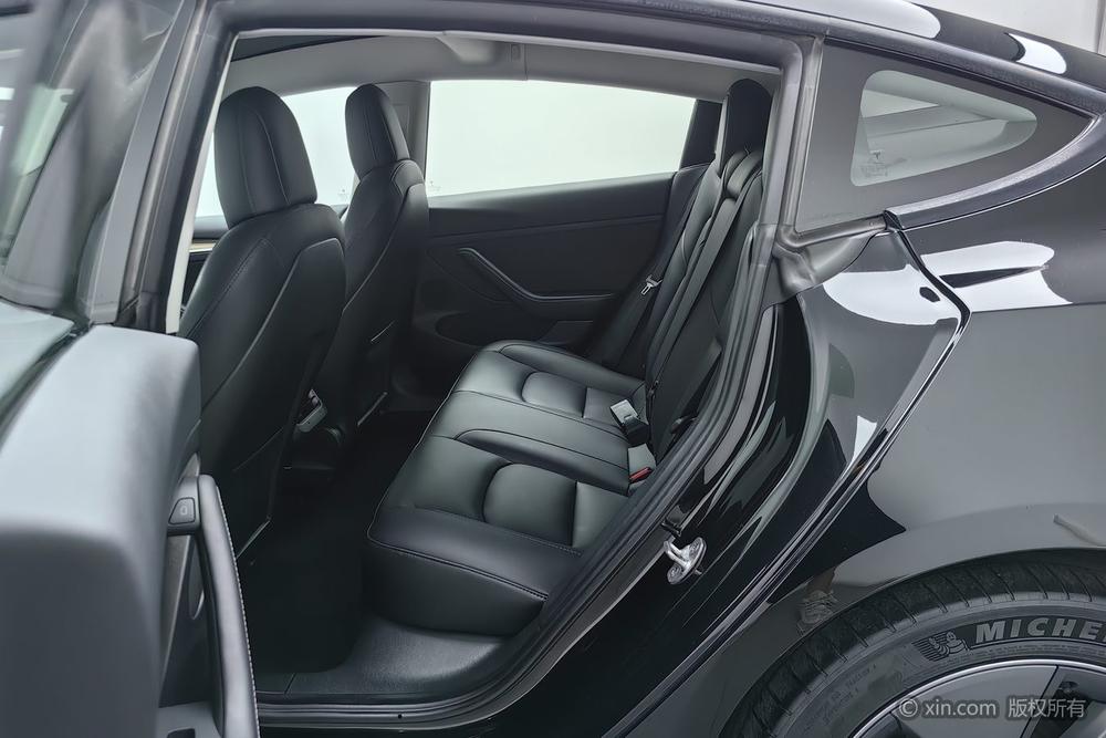 Tesla Model 3 2022 car image #18