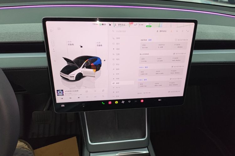 Tesla Model Y 2025 #17 Tesla Model Y 2025 car image #17