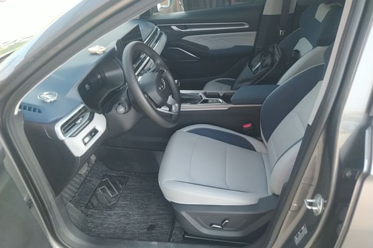 GEELY Emgrand 2022 #15 GEELY Emgrand 2022 car image #15