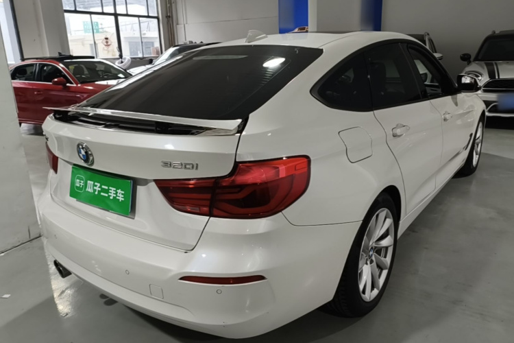 BMW 3 Series GT 2018 #7 BMW 3 Series GT 2018 car image #7