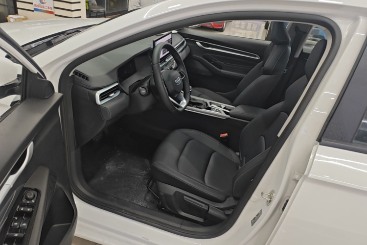 GEELY Emgrand 2025 #15 GEELY Emgrand 2025 imagen de coche #15